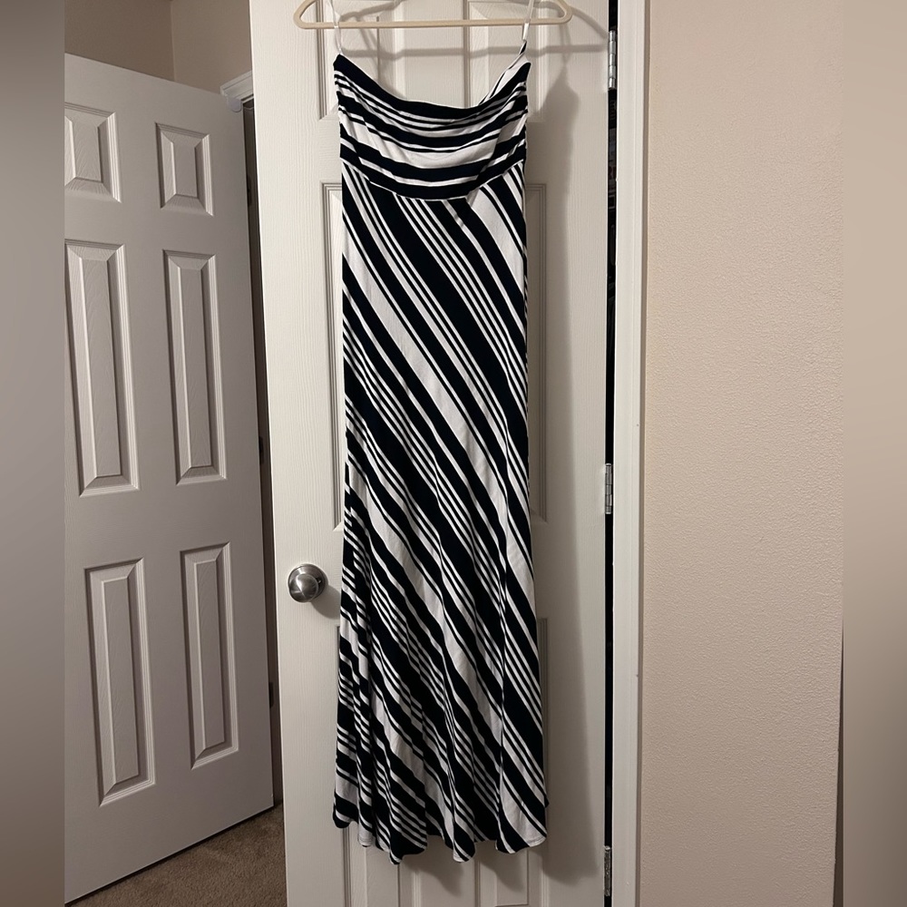 *SOLD* EUC Banana Republic Strapless Maxi Dress